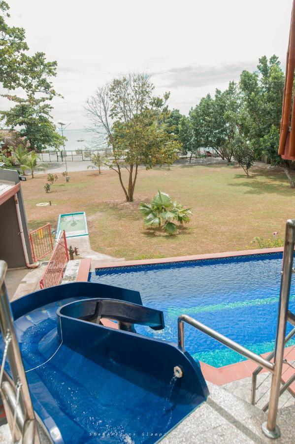 Shenanigans Glamping Resort Zamboanguita  Exterior photo